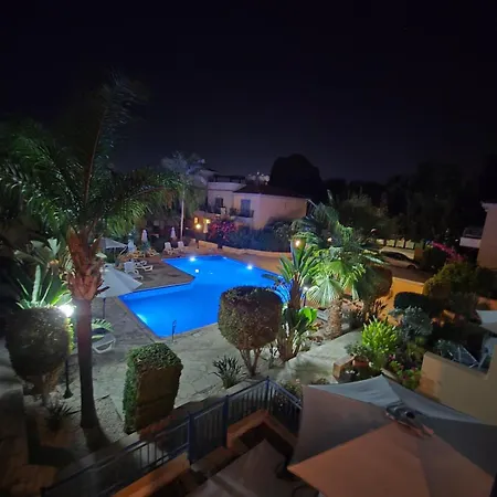 Cosy Townhouse Universal *