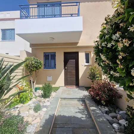 Cosy Townhouse Universal Ferienhaus Paphos
