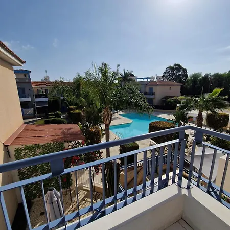 Cosy Townhouse Universal Paphos