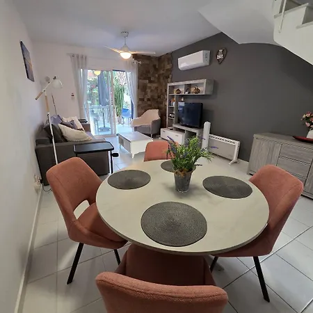 Cosy Townhouse Universal Vakantiehuis